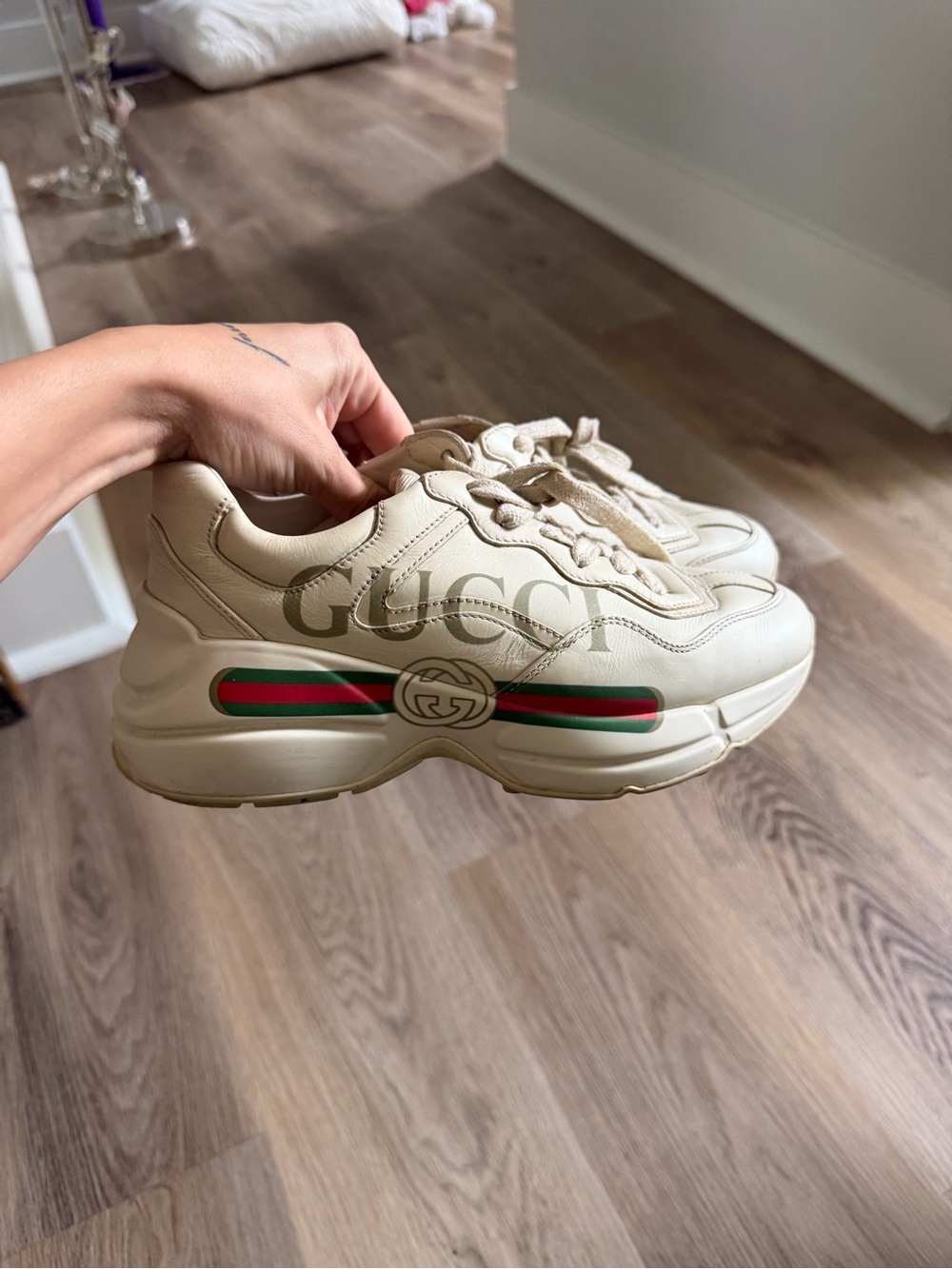 Gucci Cream Leather Sneakers with Red & Green Web Stripe